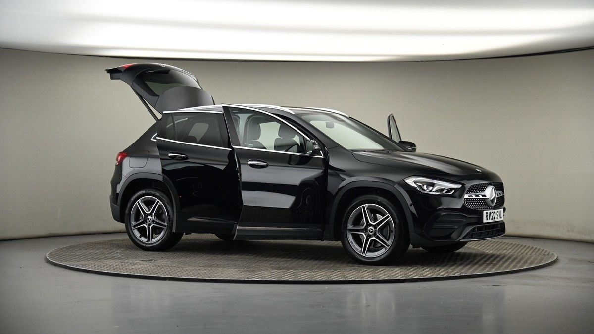 More views of Mercedes-Benz GLA