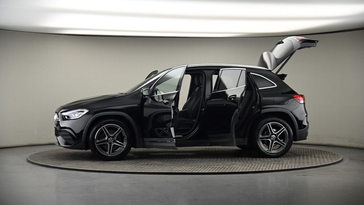 More views of Mercedes-Benz GLA