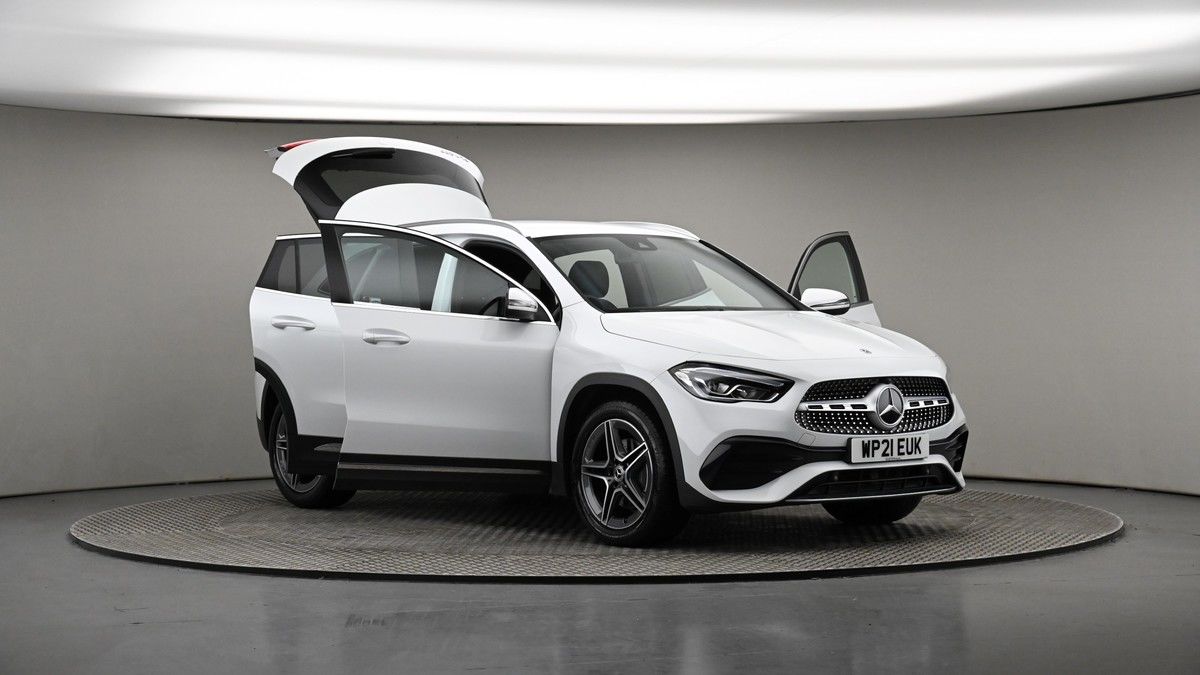 More views of Mercedes-Benz GLA