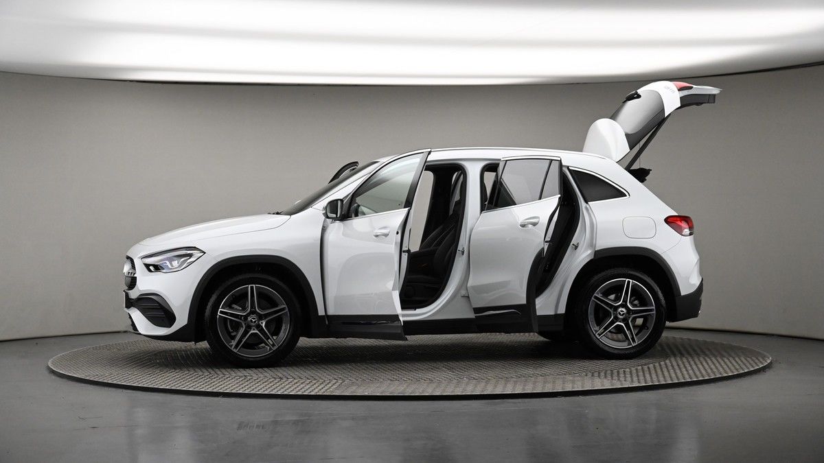 More views of Mercedes-Benz GLA