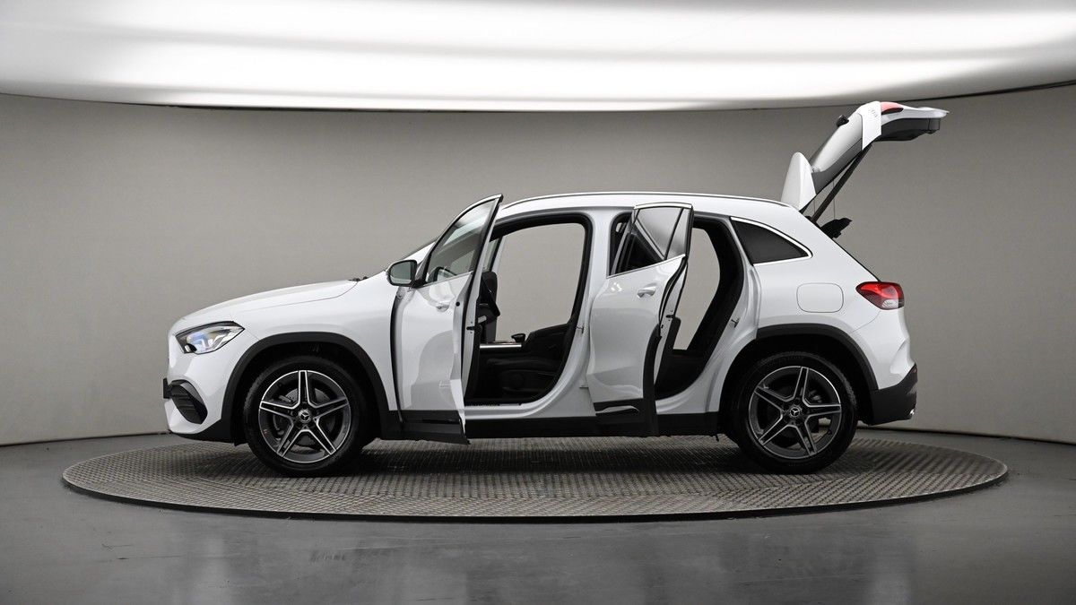 More views of Mercedes-Benz GLA