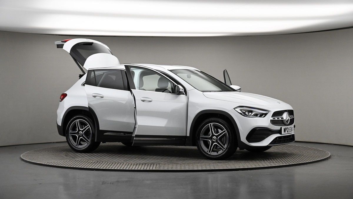 More views of Mercedes-Benz GLA