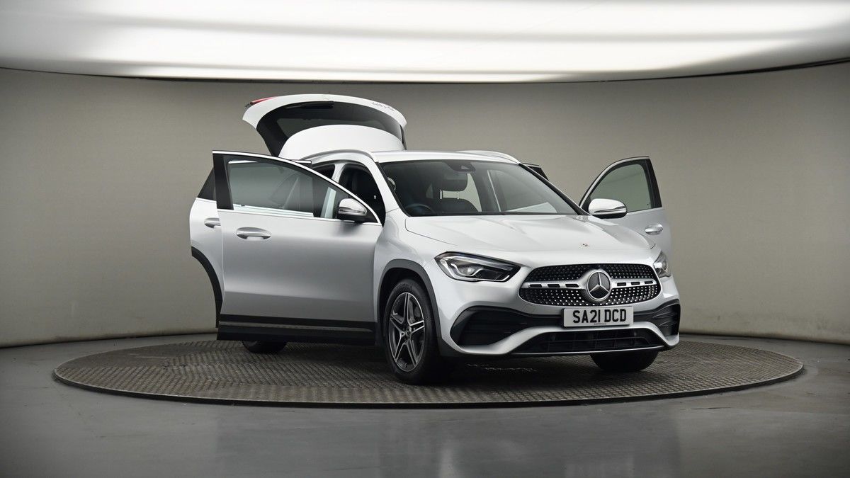 More views of Mercedes-Benz GLA