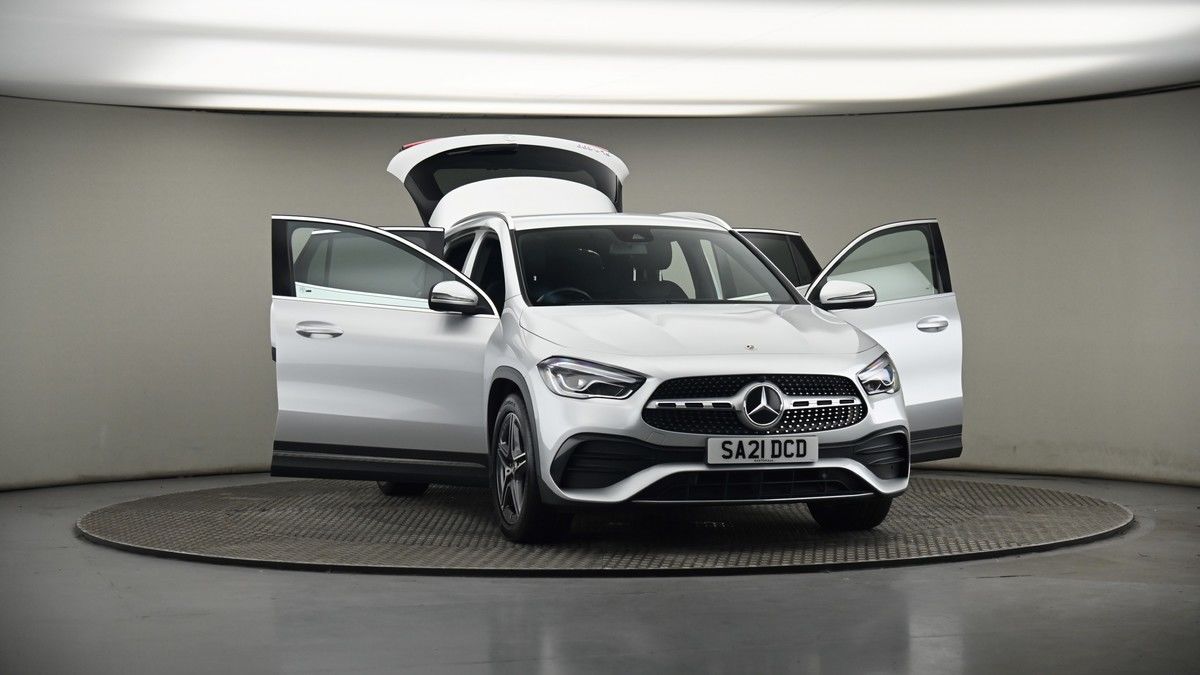 More views of Mercedes-Benz GLA