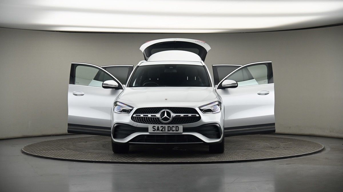 More views of Mercedes-Benz GLA