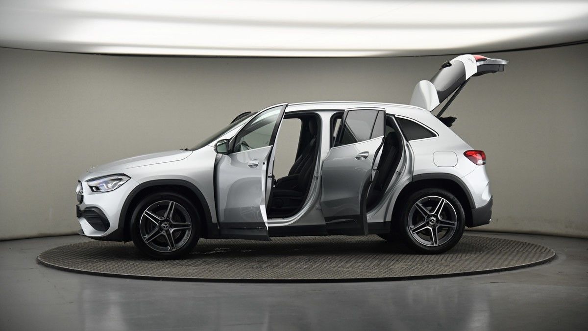 More views of Mercedes-Benz GLA