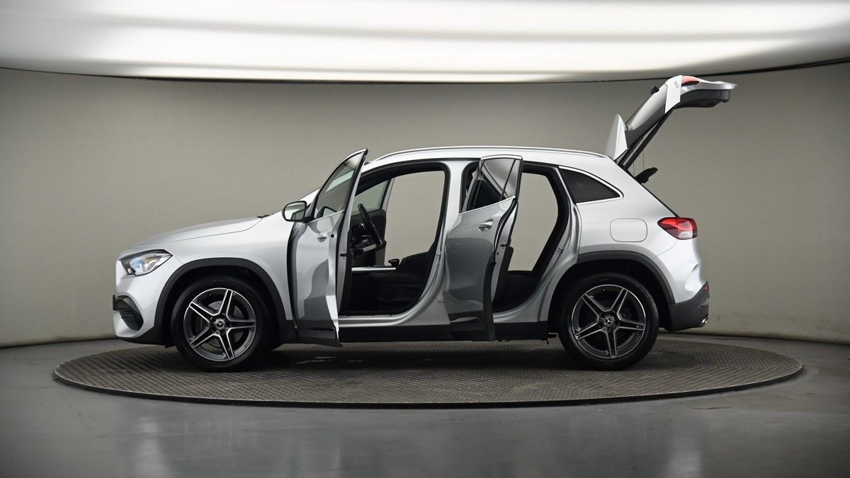 More views of Mercedes-Benz GLA