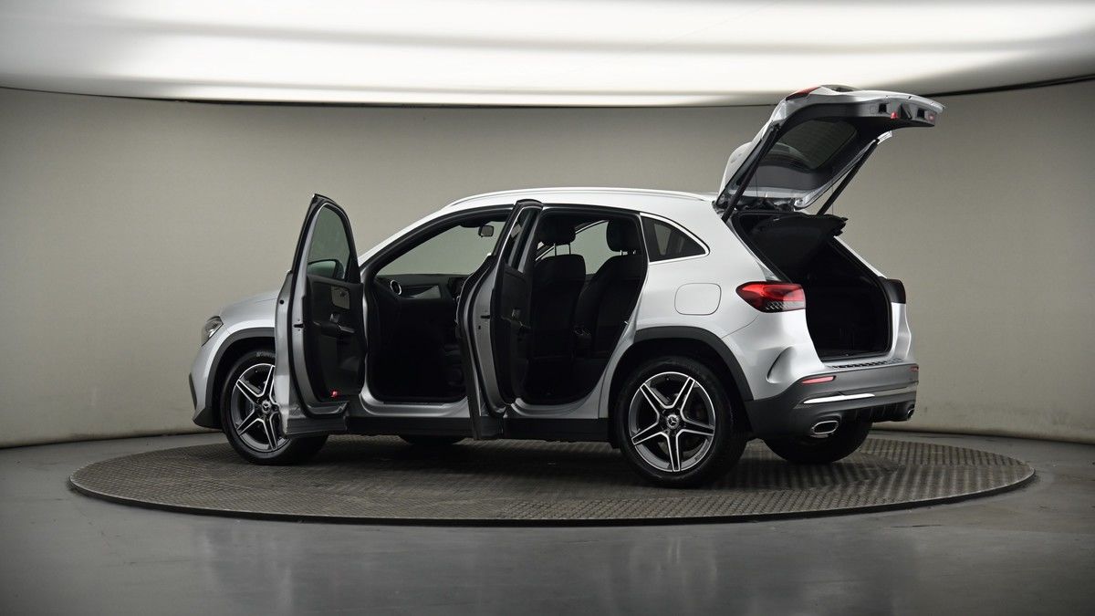 More views of Mercedes-Benz GLA