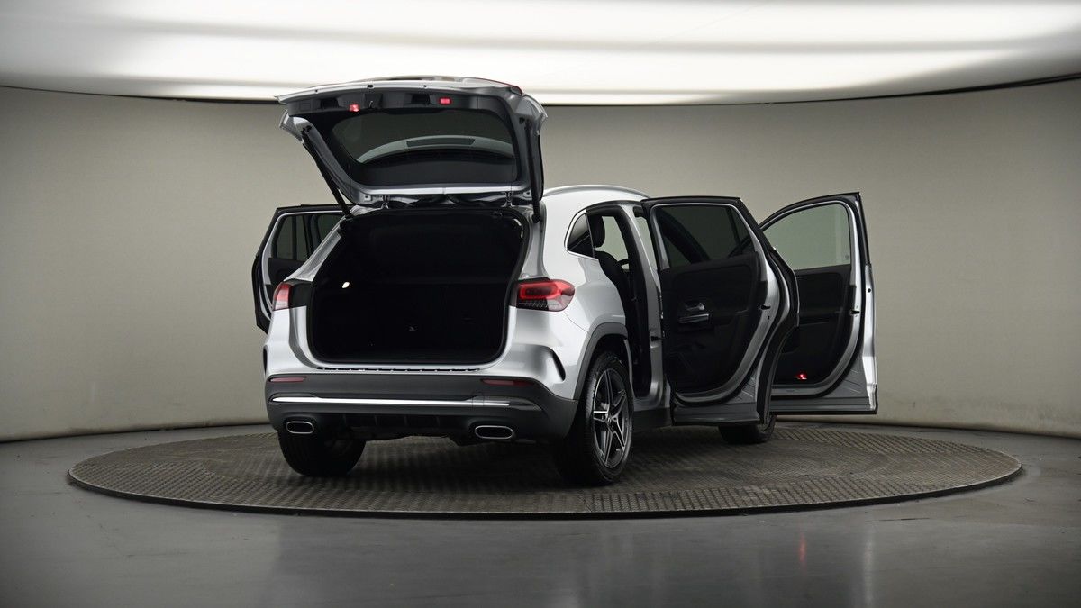 More views of Mercedes-Benz GLA