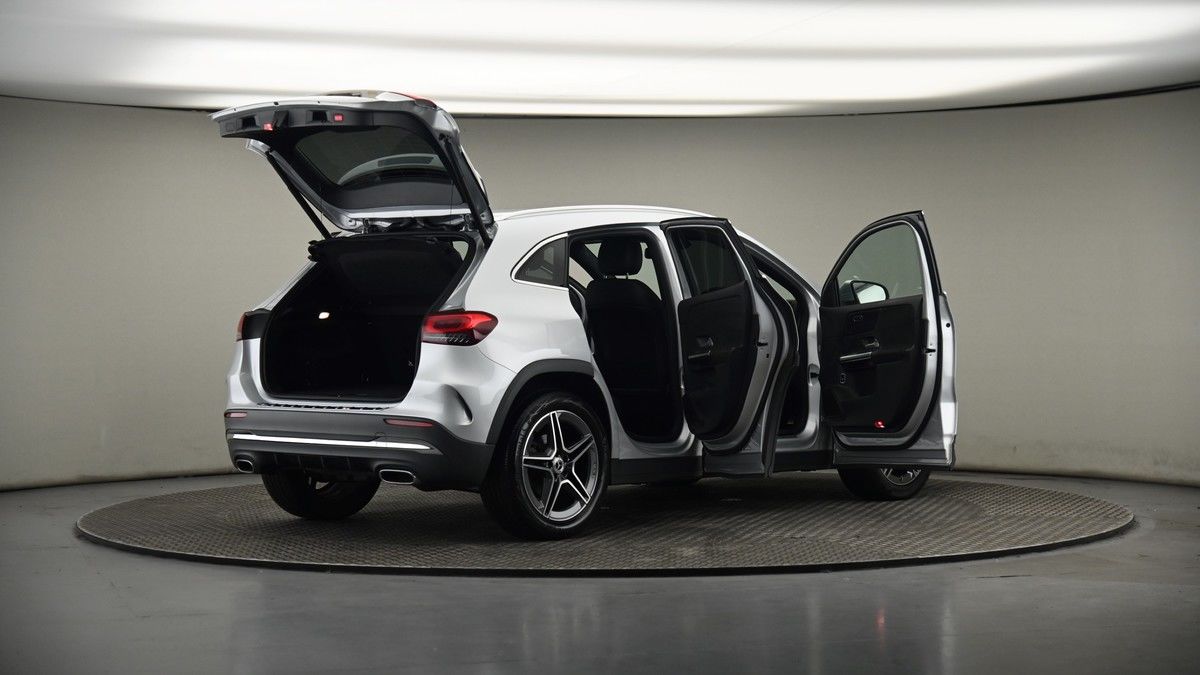 More views of Mercedes-Benz GLA