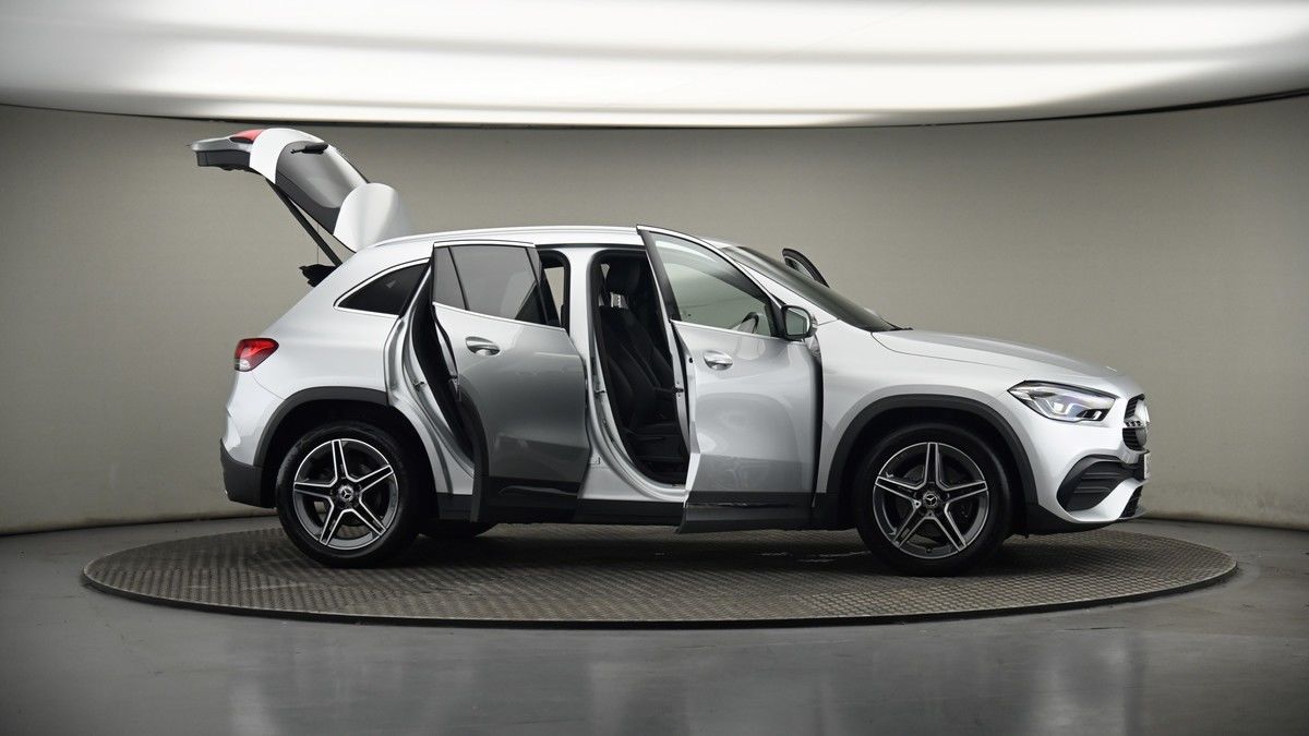 More views of Mercedes-Benz GLA