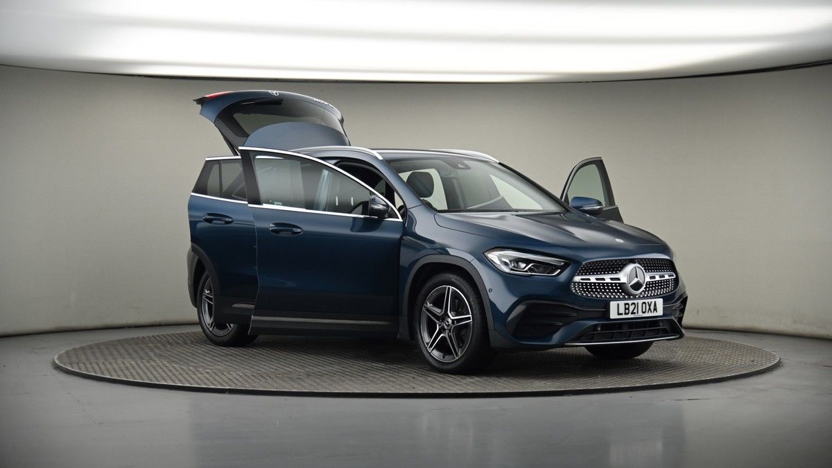 More views of Mercedes-Benz GLA