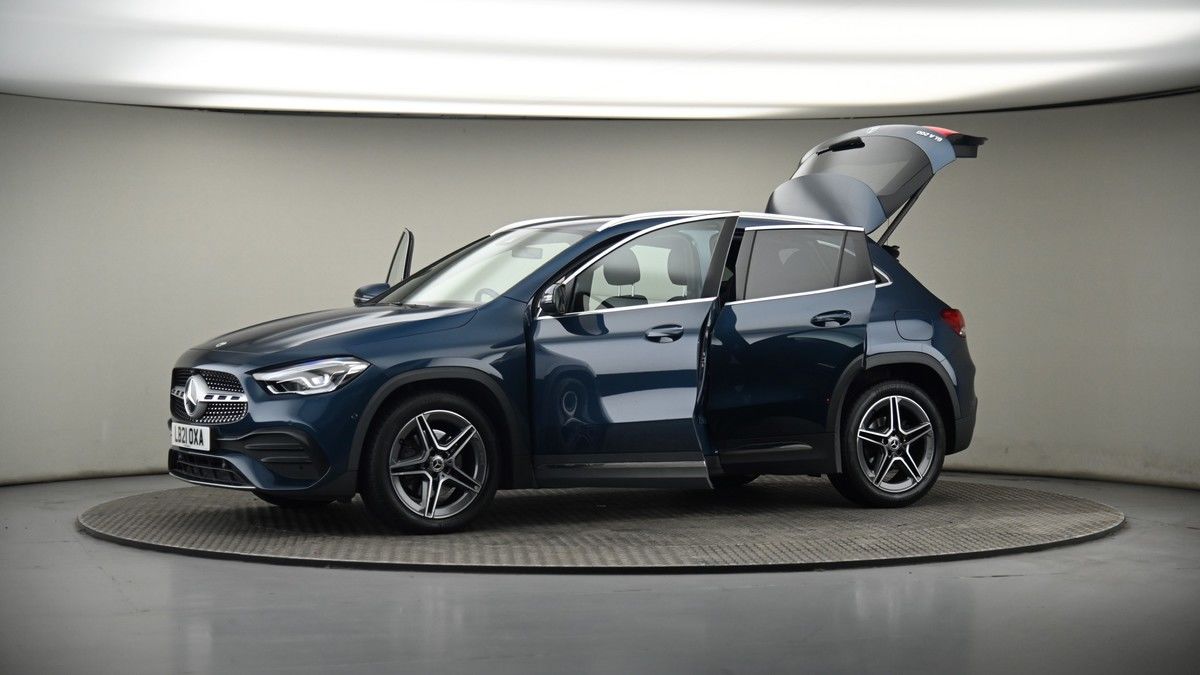 More views of Mercedes-Benz GLA