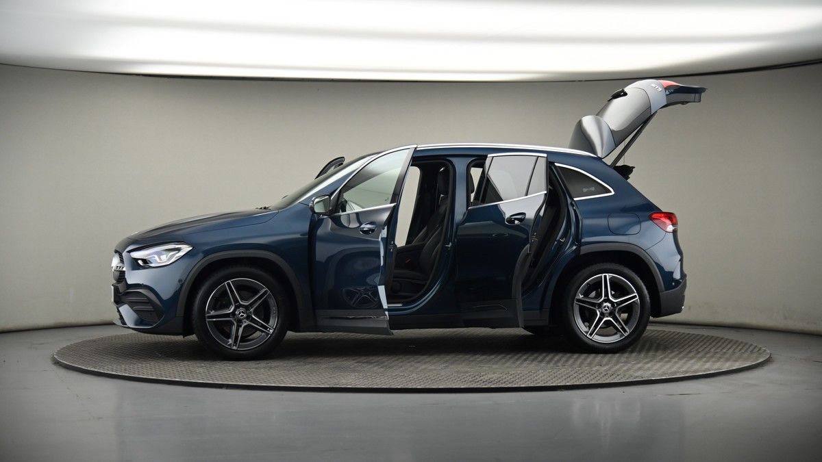 More views of Mercedes-Benz GLA