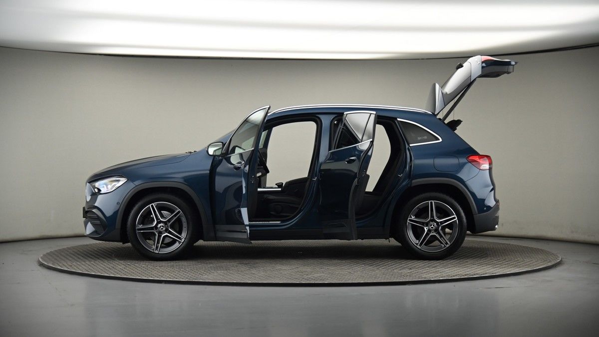 More views of Mercedes-Benz GLA