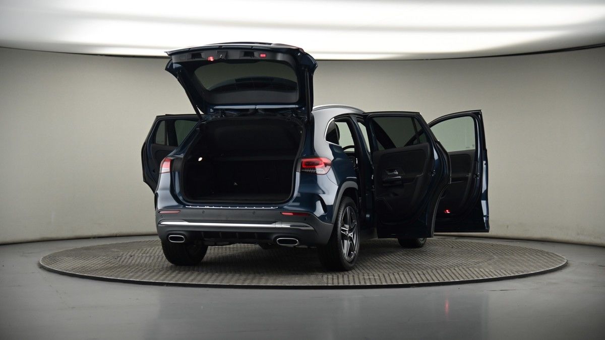 More views of Mercedes-Benz GLA