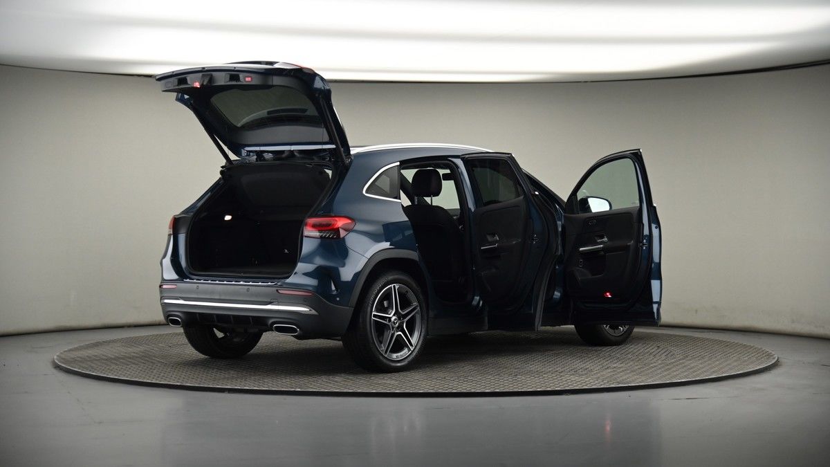 More views of Mercedes-Benz GLA
