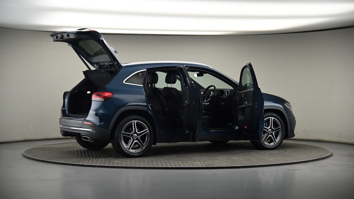 More views of Mercedes-Benz GLA