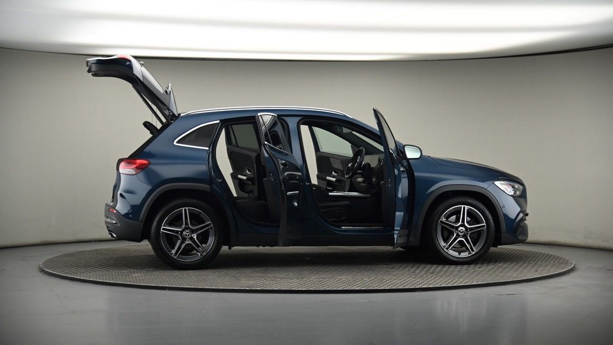 More views of Mercedes-Benz GLA