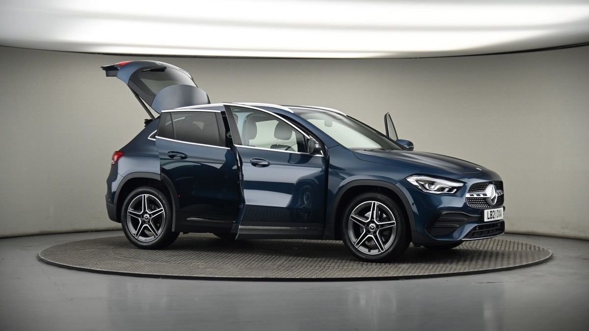 More views of Mercedes-Benz GLA