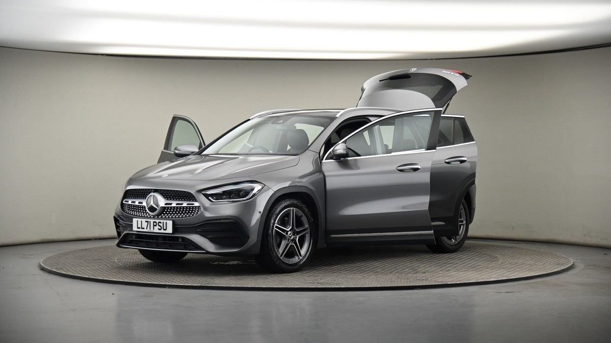 More views of Mercedes-Benz GLA