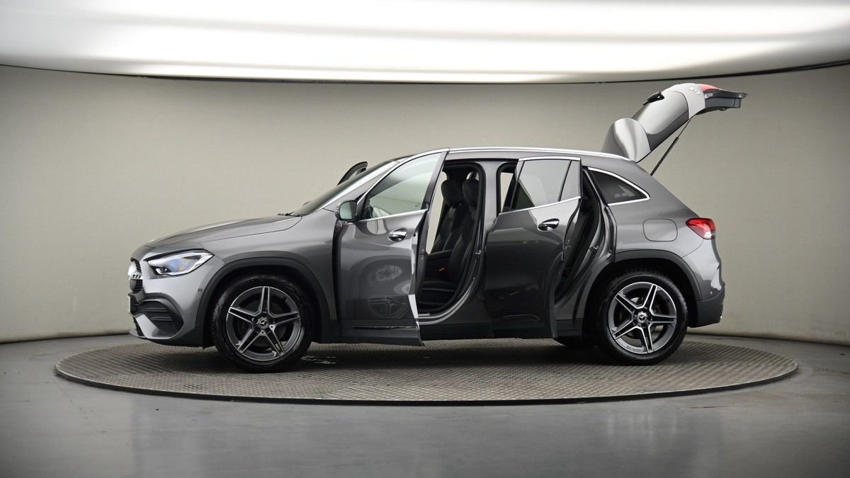More views of Mercedes-Benz GLA