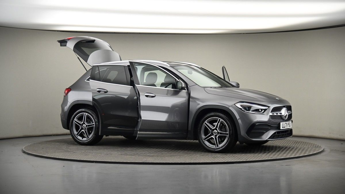 More views of Mercedes-Benz GLA