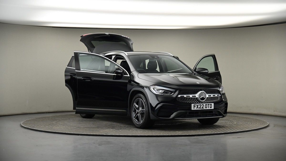More views of Mercedes-Benz GLA