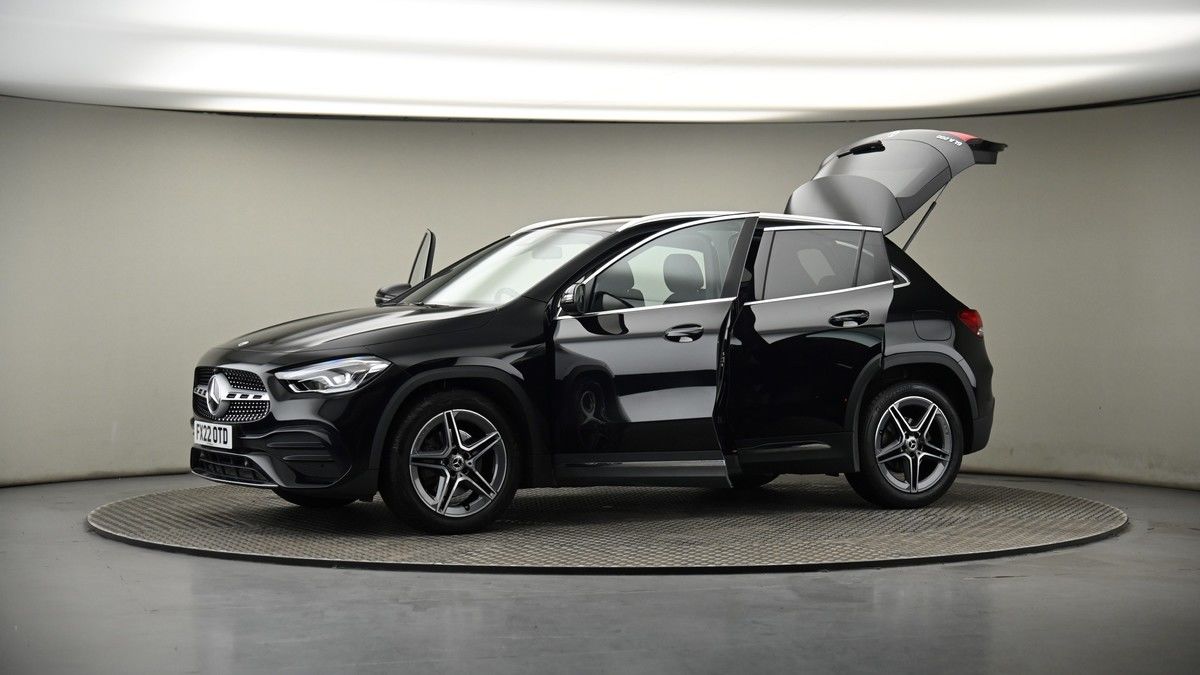 More views of Mercedes-Benz GLA