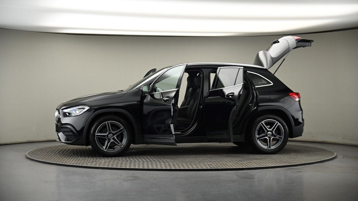 More views of Mercedes-Benz GLA