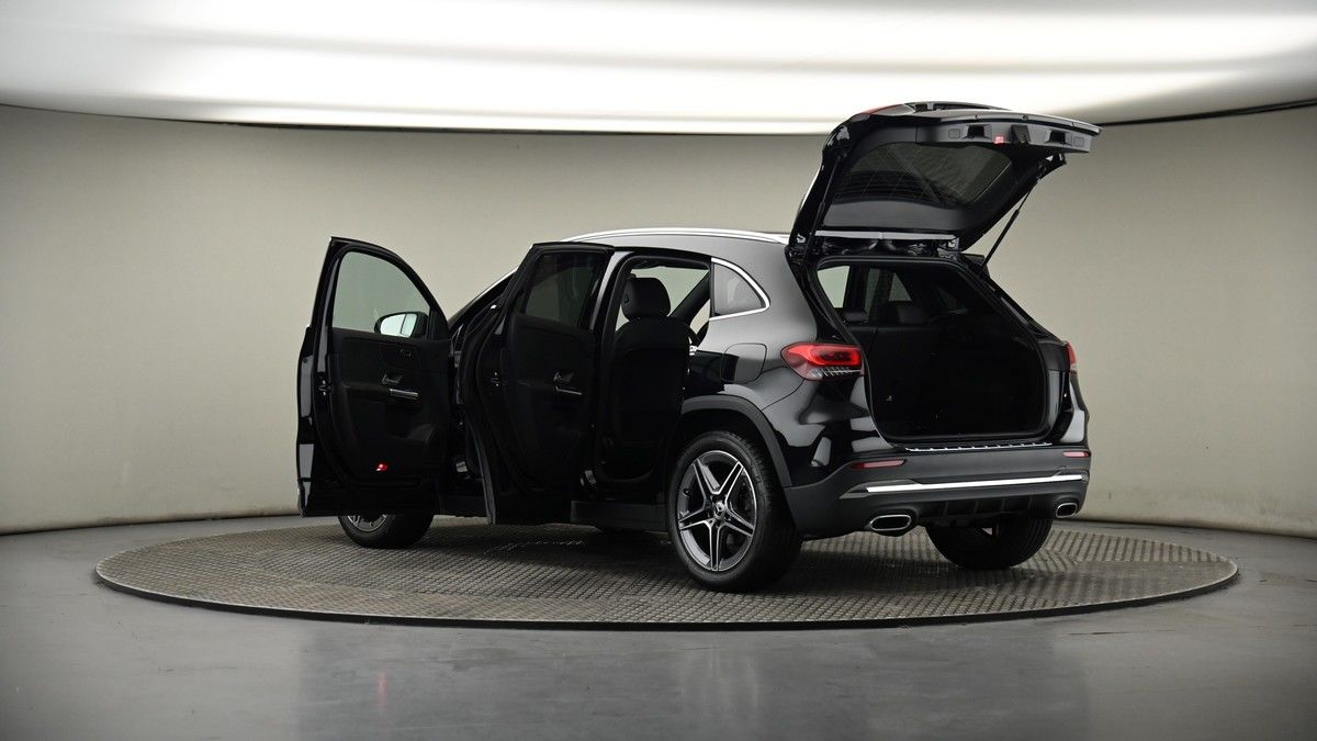 More views of Mercedes-Benz GLA