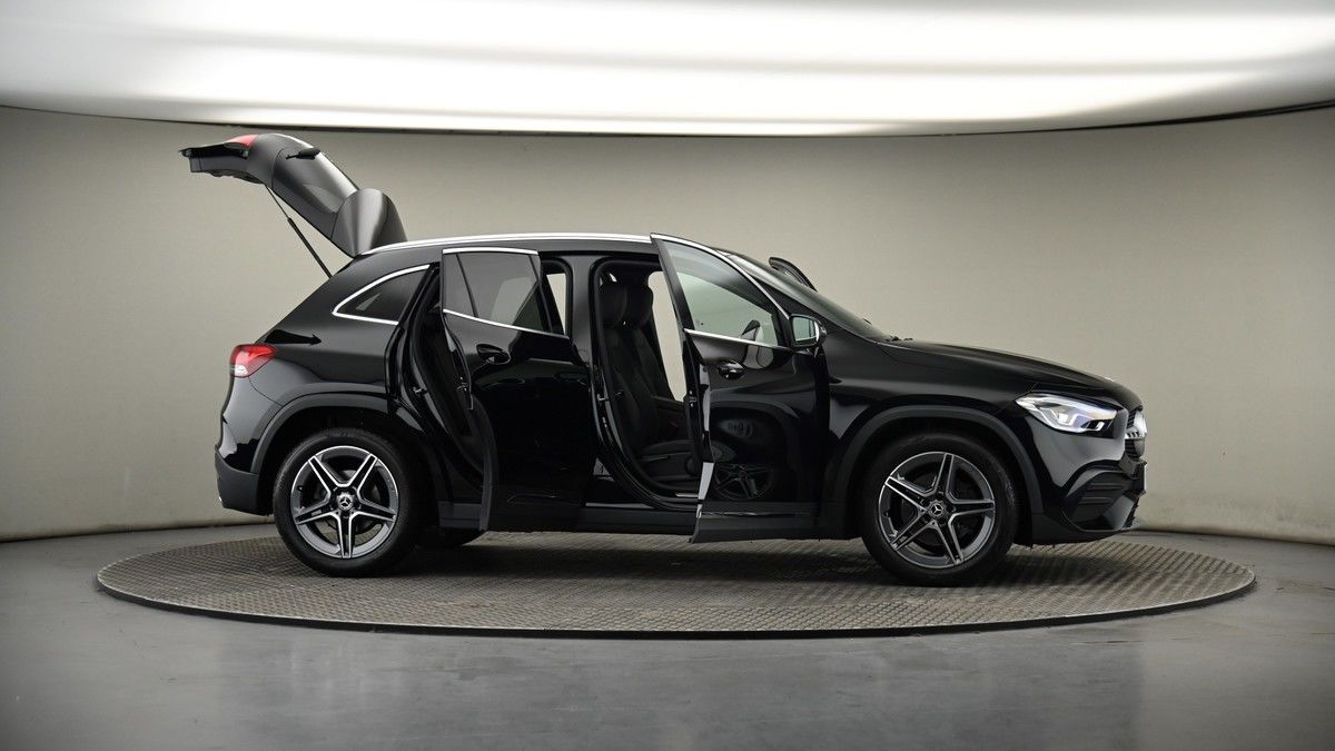 More views of Mercedes-Benz GLA