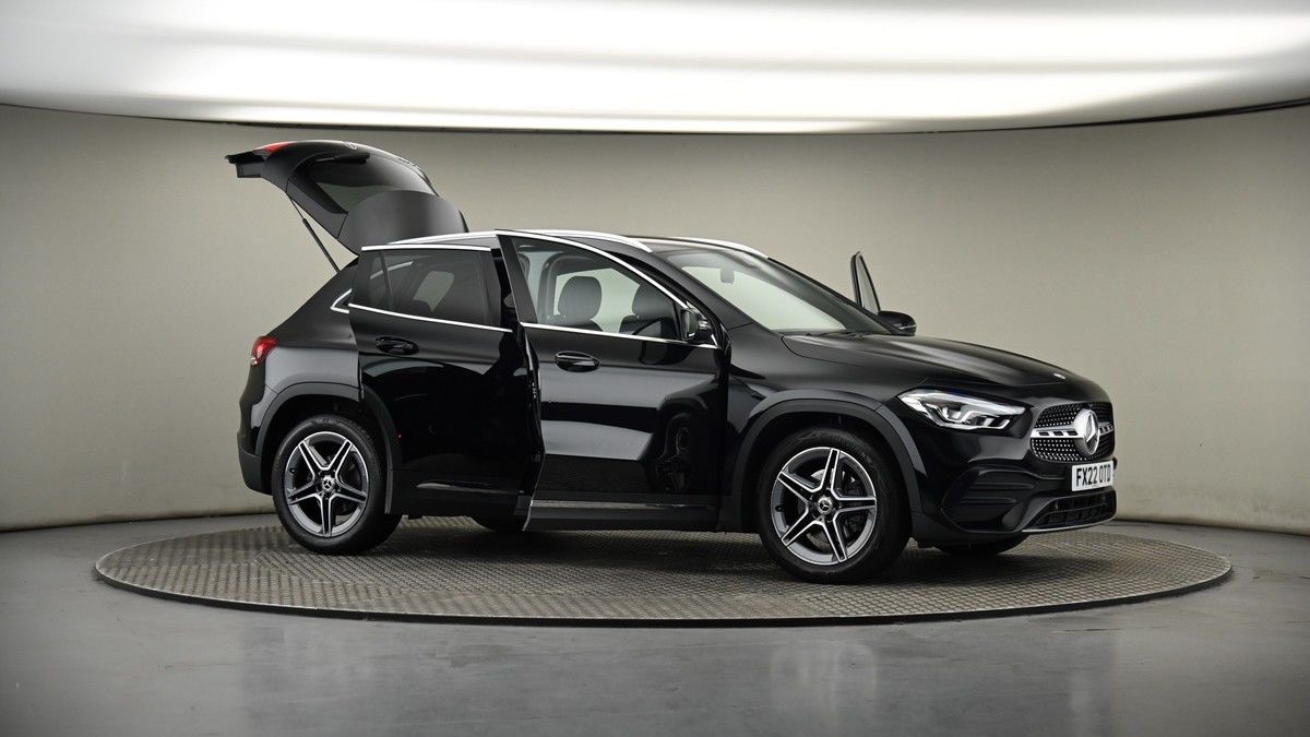 More views of Mercedes-Benz GLA