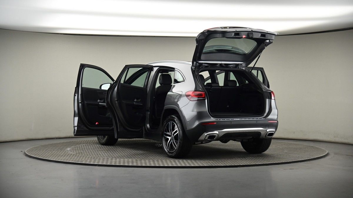 Mercedes-Benz GLA Image 7