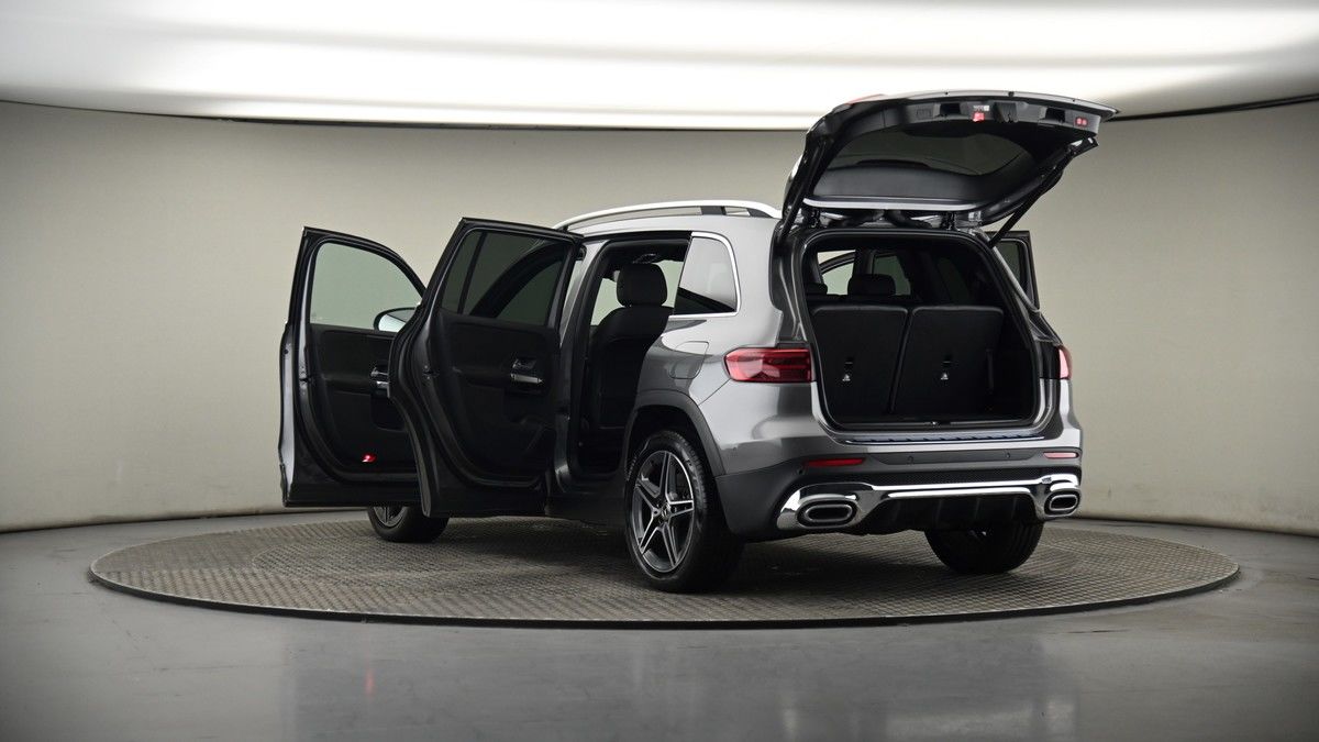 Mercedes-Benz GLB Image 7