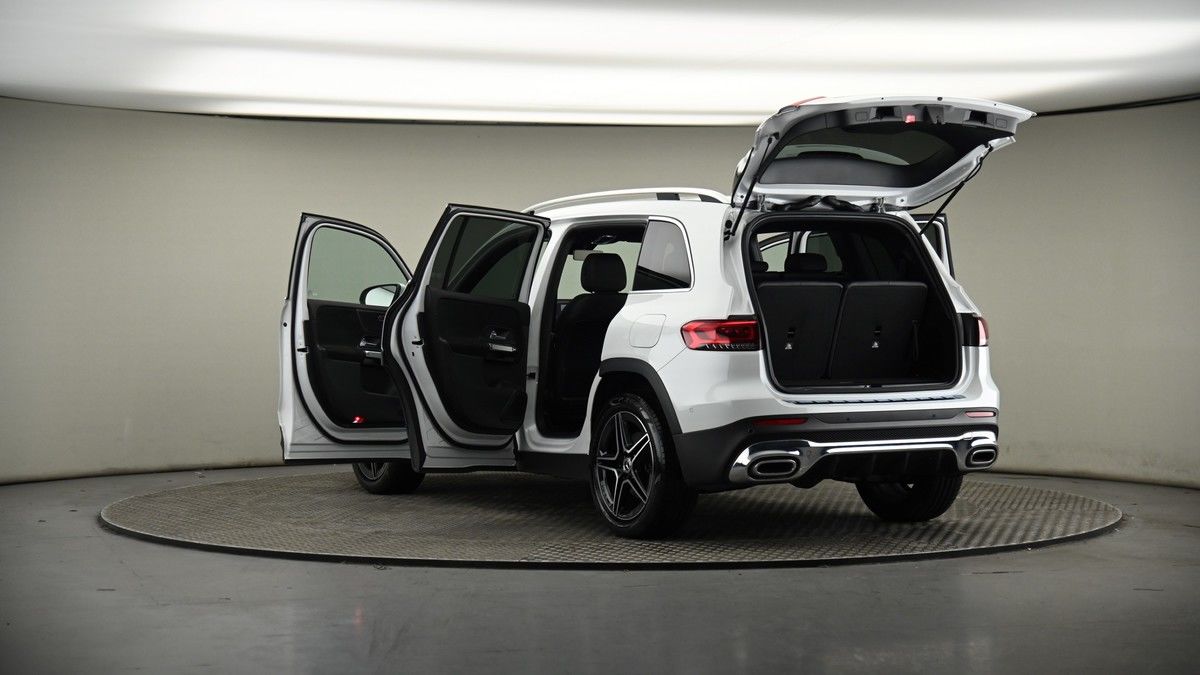 Mercedes-Benz GLB Image 8