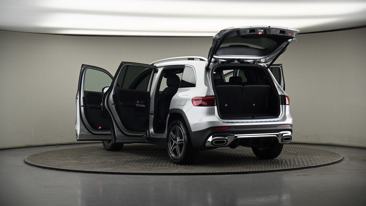 Mercedes-Benz GLB Image 8