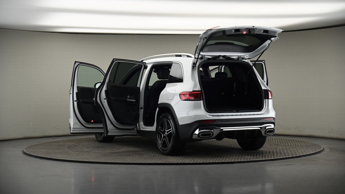 Mercedes-Benz GLB Image 8