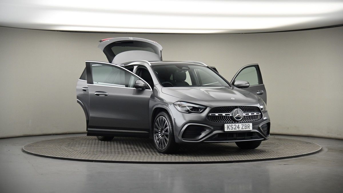 More views of Mercedes-Benz GLA