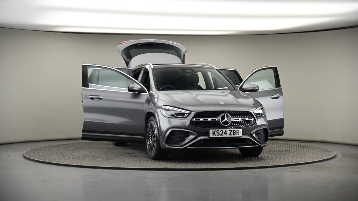 More views of Mercedes-Benz GLA