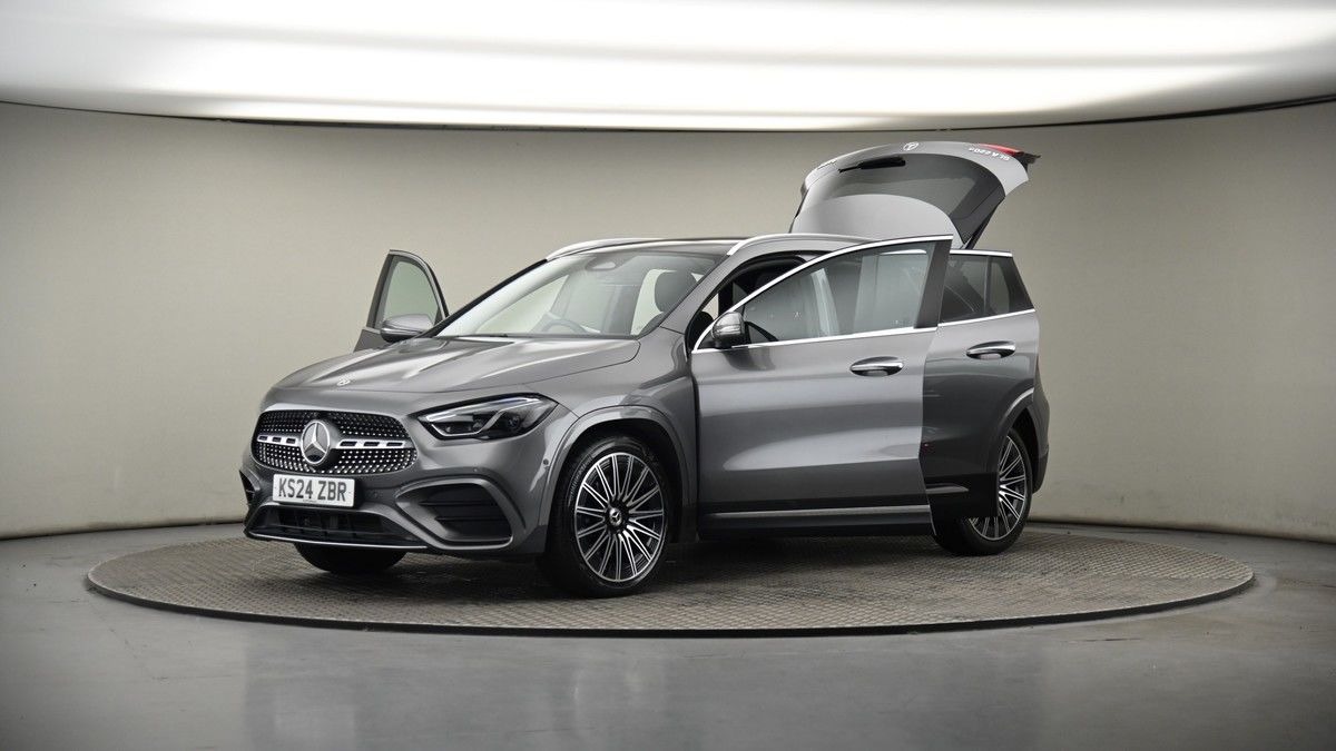 More views of Mercedes-Benz GLA