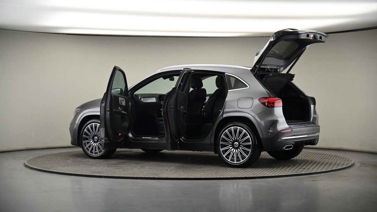 More views of Mercedes-Benz GLA