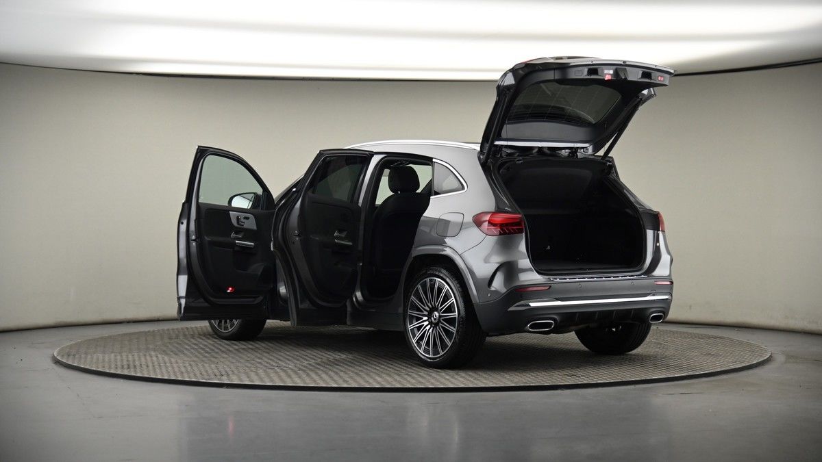 More views of Mercedes-Benz GLA