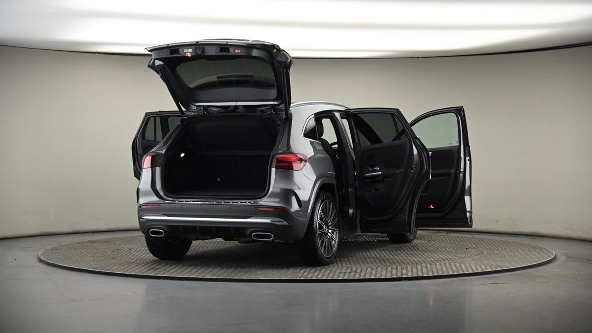 More views of Mercedes-Benz GLA