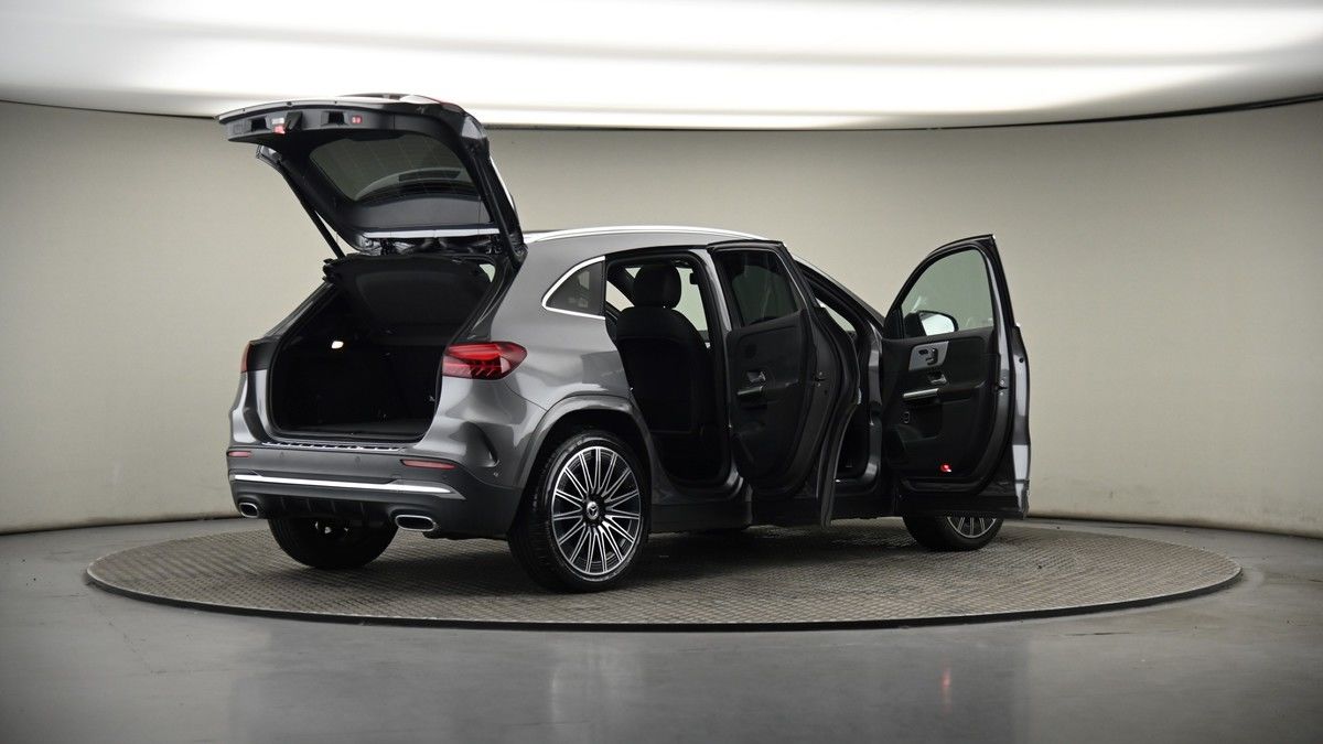 More views of Mercedes-Benz GLA