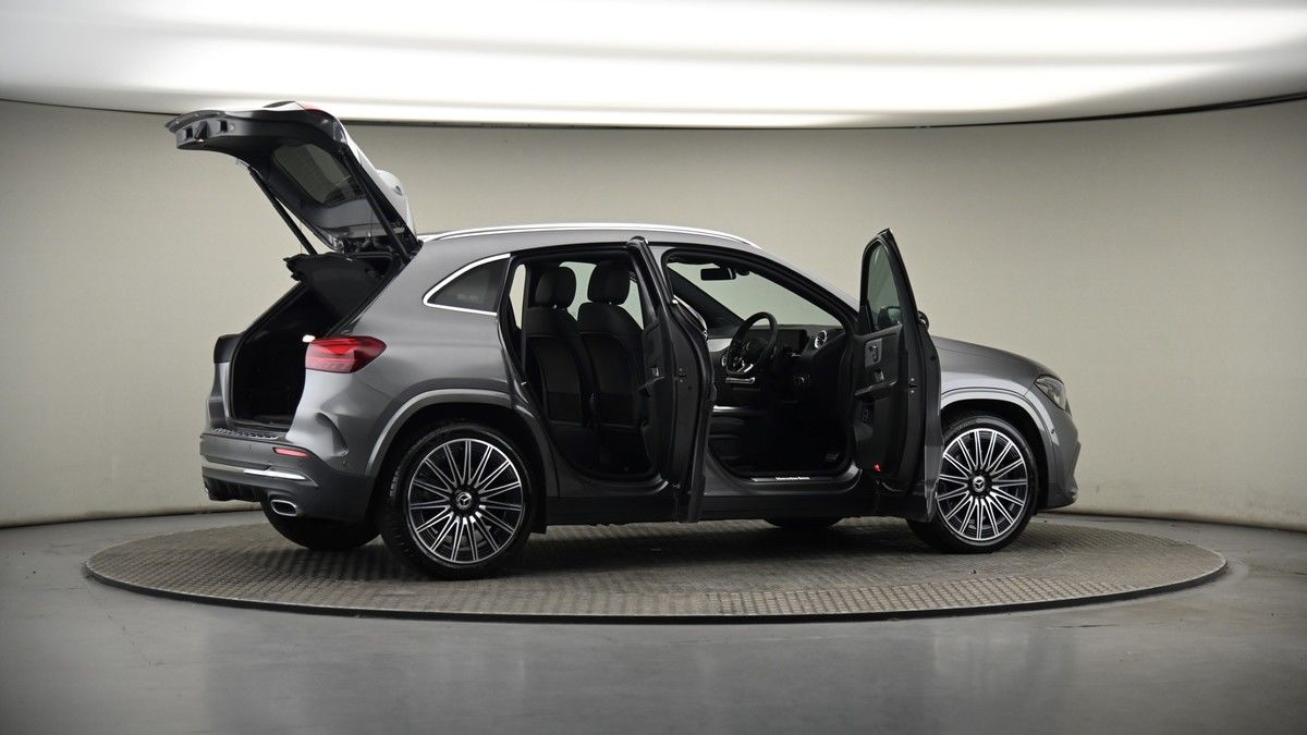 More views of Mercedes-Benz GLA