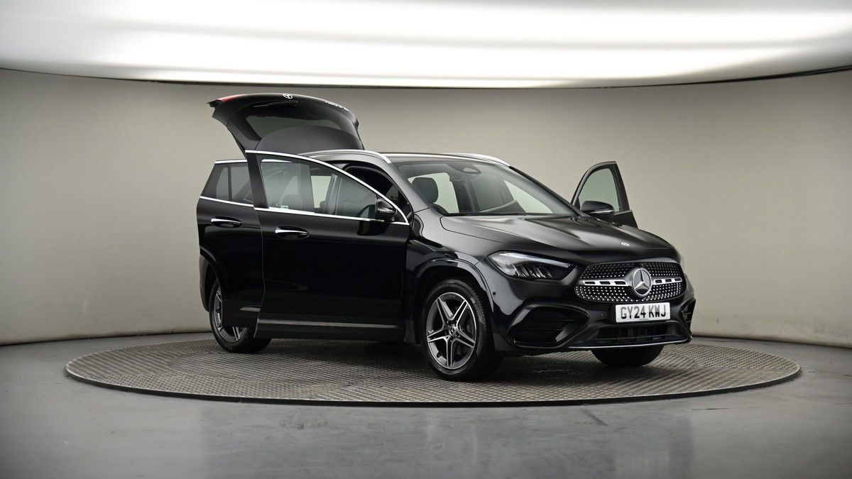 More views of Mercedes-Benz GLA