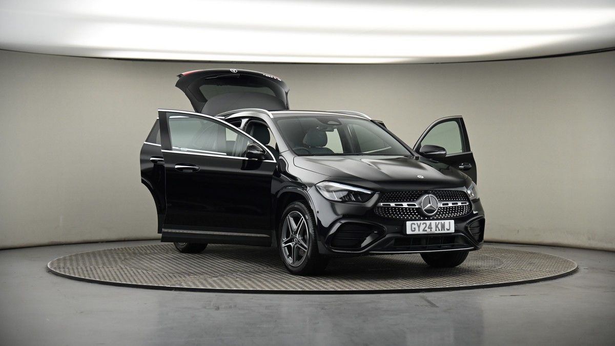 More views of Mercedes-Benz GLA