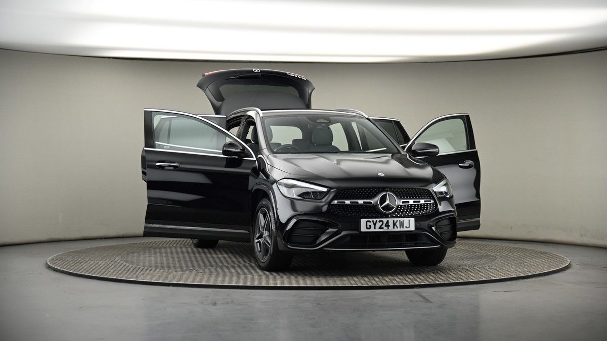 More views of Mercedes-Benz GLA