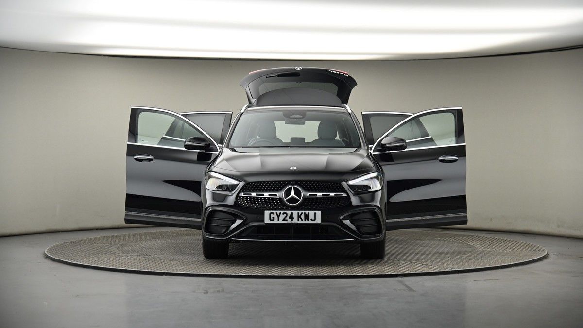 More views of Mercedes-Benz GLA